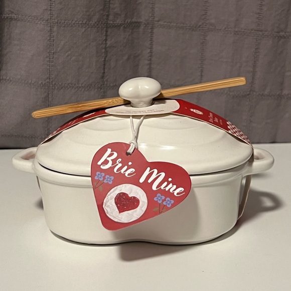 New Brie cheese bakeware/ Heart shaped Brie cheese casserole. - Picture 5 of 5